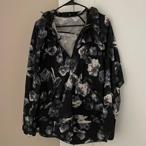 Lululemon flower print wind breaker